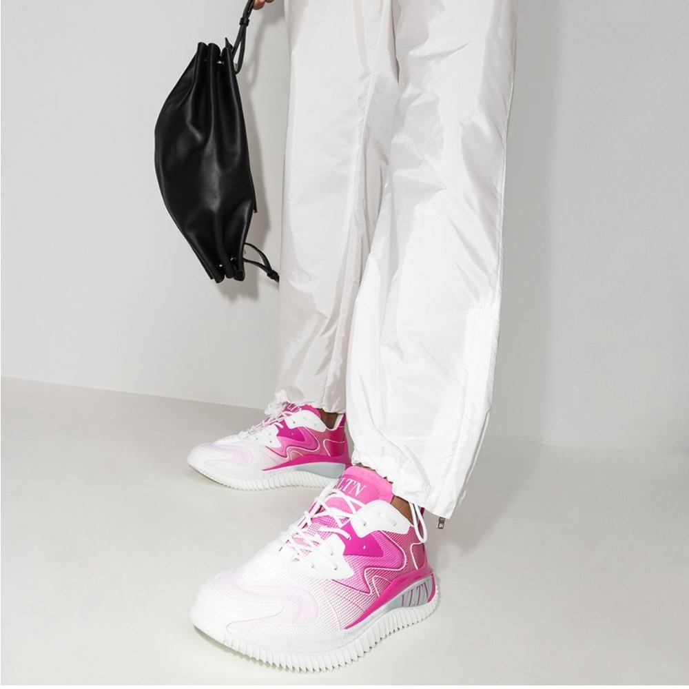 VALENTINO GARAVANI WADE RUNNER LEATHER SNEAKERS